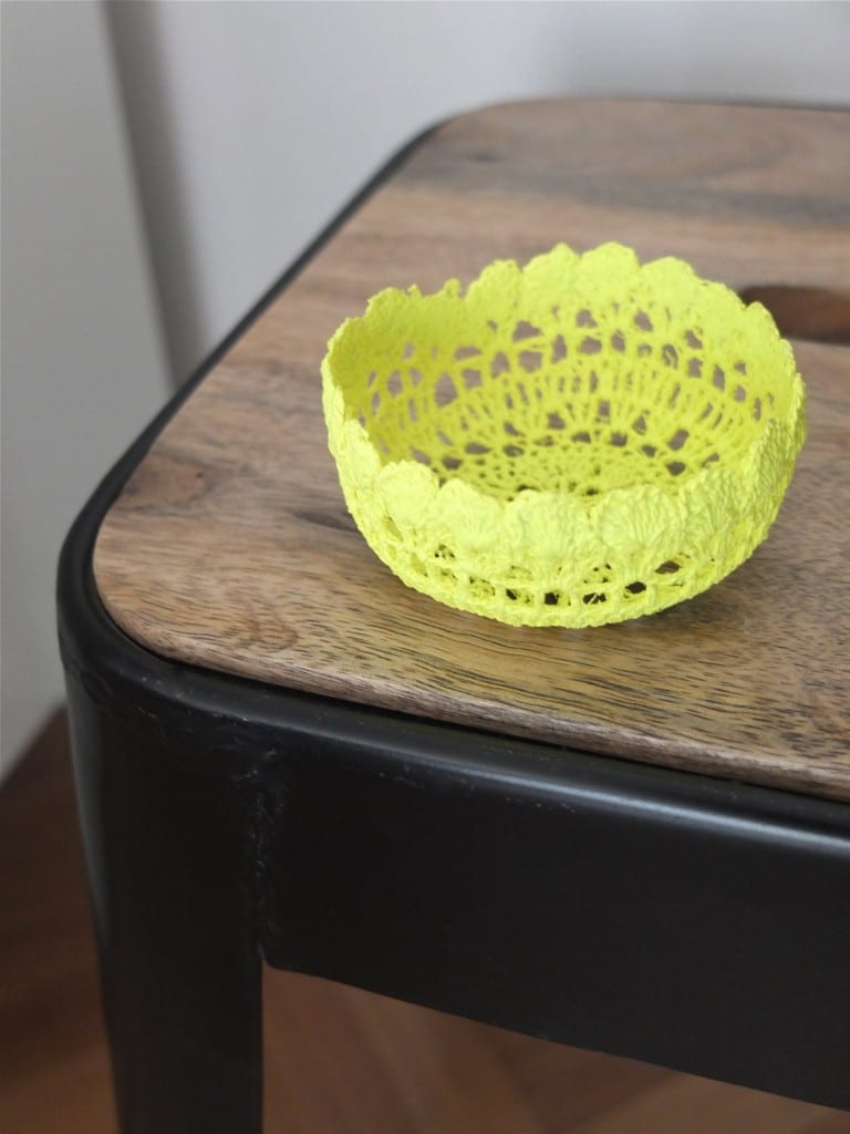 Corbeille neon fluo crochet