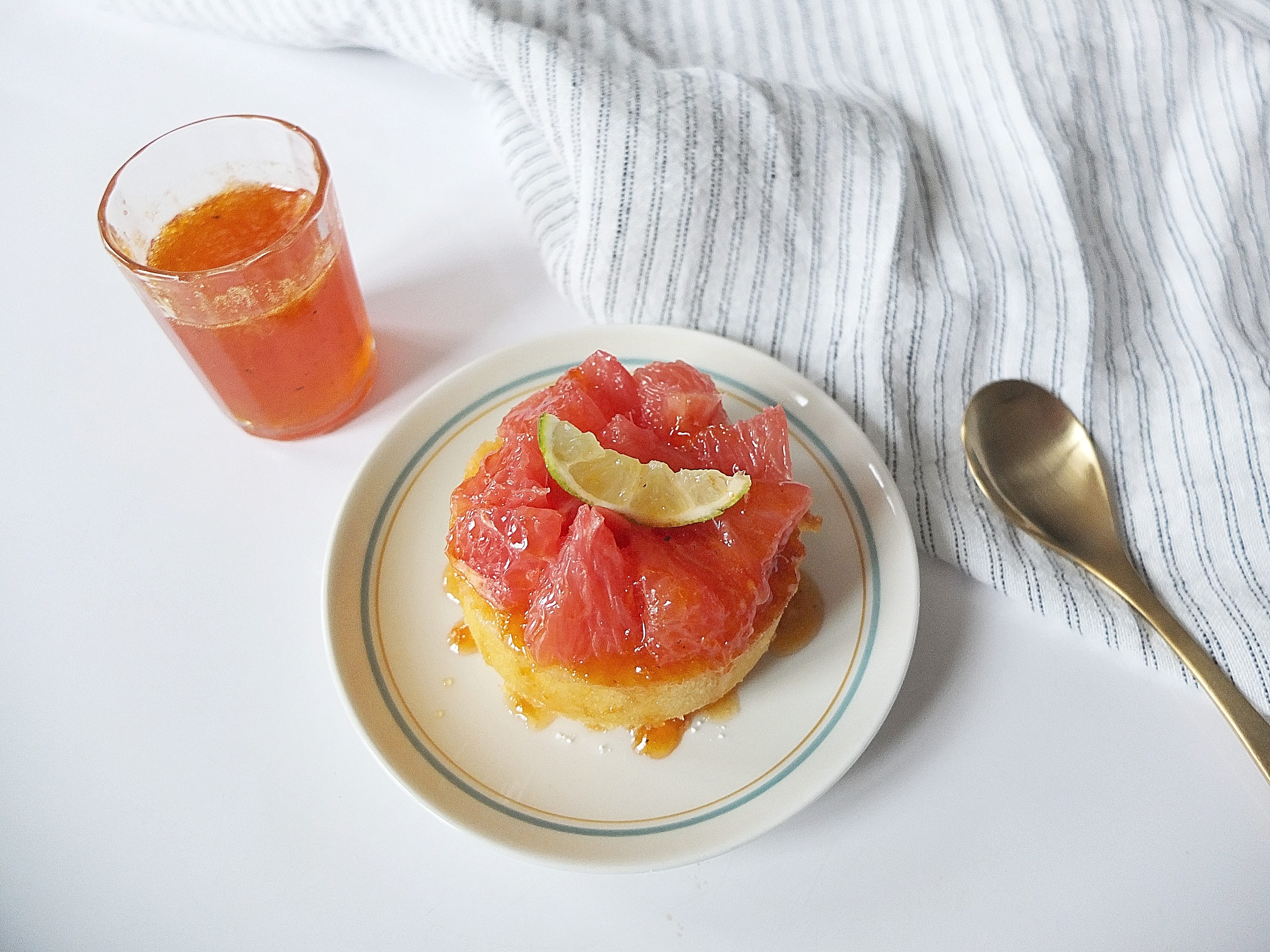 Gâteau rose et frais.